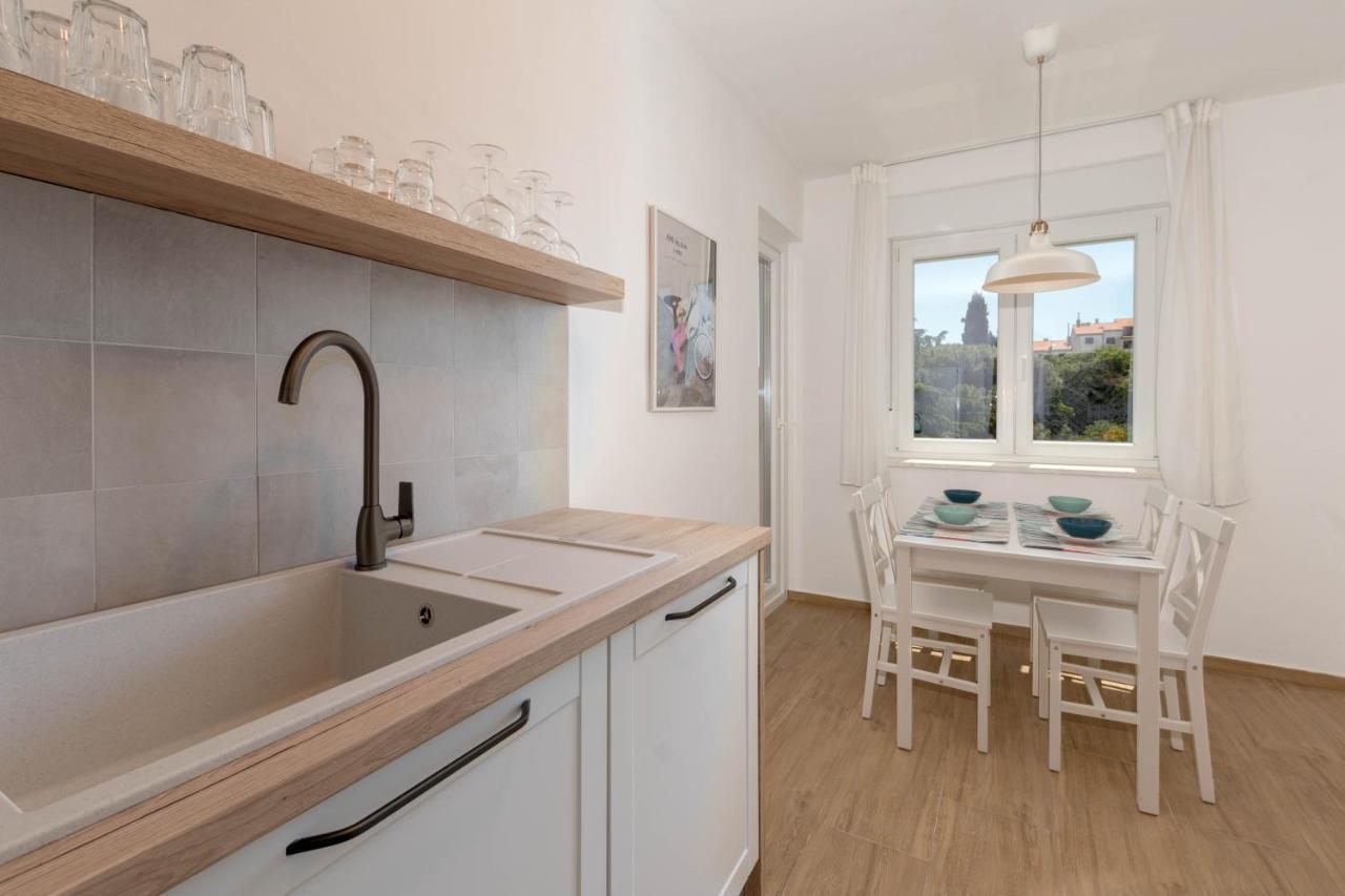 Nona Mileva Apartment Pola Esterno foto